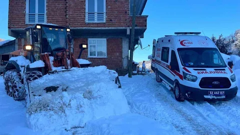 Ulubey'de Kar Yağışı Sonrası Çalışmalar Devam Ediyor
