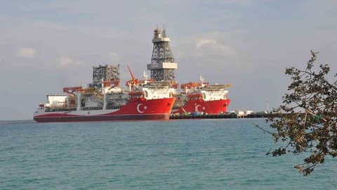 Türkiye'nin Yeni Sondaj Gemileri Mersin'de Hazırlanıyor