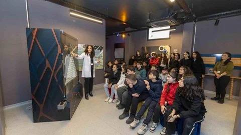 Matematik Evi Mersin'de Binlerce Öğrenci Ağırladı