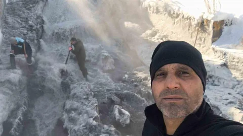 Kars’ta HES Çalışanlarının Buzla Mücadelesi