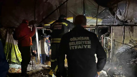 Burdur'da Ahır Yangını Meydana Geldi