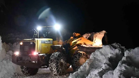 Beytüşşebap’ta Kar Kalınlığı İki Metreyi Geçti