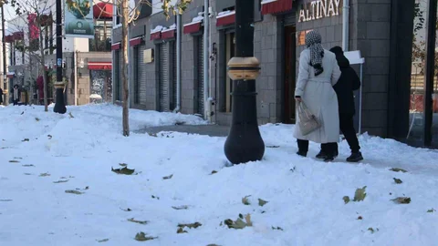 Diyarbakır Sur'da Kar Yağışı Tepkisi