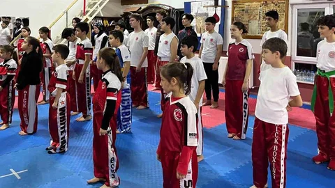 Körfez'de Kick Boksçulardan Ortak Antrenman