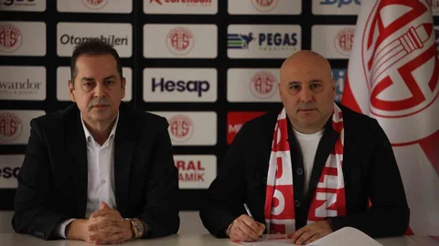Antalyaspor'un Yeni Teknik Direktörü Uğurlu Açıklamalarda Bulundu
