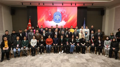 Mektep Melikgazi'de Gençlere Özel Eğitim Desteği