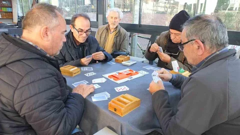 Burhaniye'de Briç Turnuvası Yapıldı