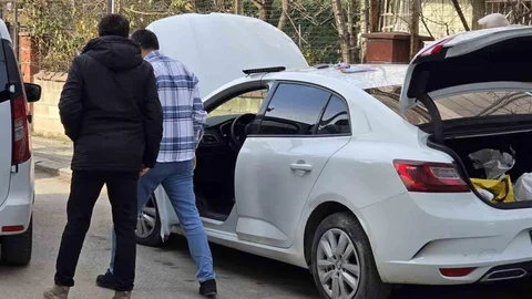 Bursa'da Çakarlı Araçla Kaçış
