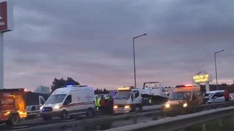 İzmir'de Zincirleme Trafik Kazası