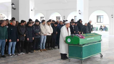 Feci Kazada Hayatını Kaybeden Kız Uğurlandı