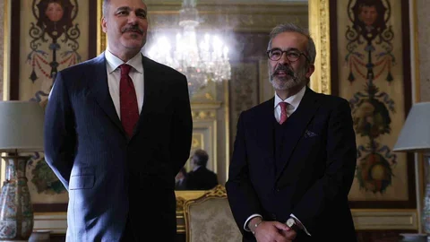 Bakan Fidan, Lizbon'da Büyükelçilerle Buluştu