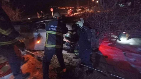 Mardin'de Elektrik Direğine Çarpma Kazası