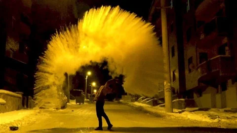 Erzincan'da Kaynar Su Buz Oldu