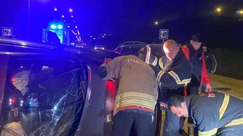 Hatay'da Otomobil Devrildi, Sürücü Yaralandı