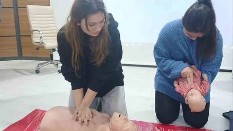 Koçarlı KYK Yurdu'nda İlk Yardım Eğitimi Verildi