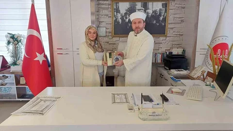 Polonya Vatandaşı Oksana Müslüman Oldu