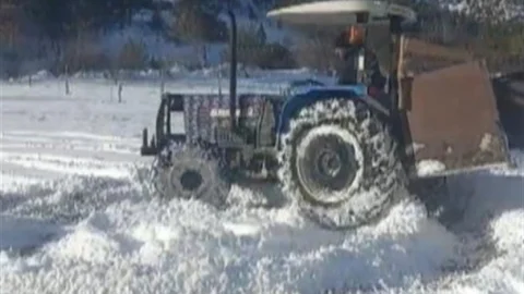 Kahramanmaraş'ta Traktörlerle Kar Eğlencesi