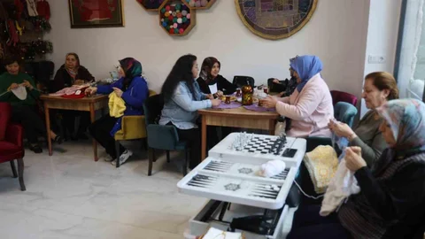 Kadınlara Özel Hobi Kafe Açıldı