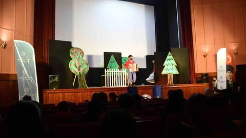 Aydın'da Çocuklar Tiyatro ile Buluştu