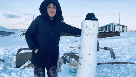 Ağrı’da Kar Yağışı ve Soğuk Hava Devam Ediyor