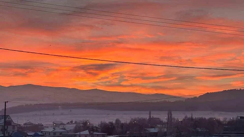 Ardahan'da Güneşin Doğuşu Kızıla Büründü
