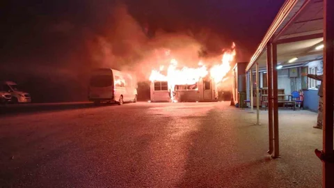 Mudanya'da Minibüs Duraklarında Yangın Paniği