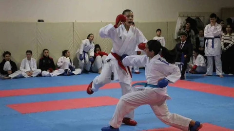 Gençler Karate Takım Müsabakaları Tamamlandı