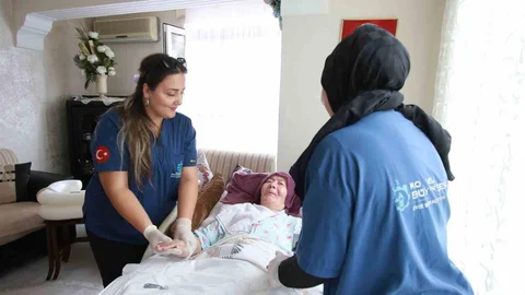 Bin 834 Kişiye Evde Bakım Hizmeti Verildi