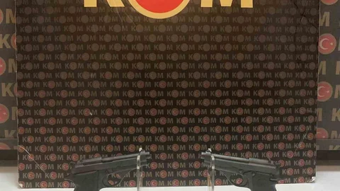 Afyonkarahisar'da Ruhsatsız Silah Ele Geçirildi