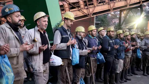 Zonguldak'ta Maden Şehitleri Anıldı