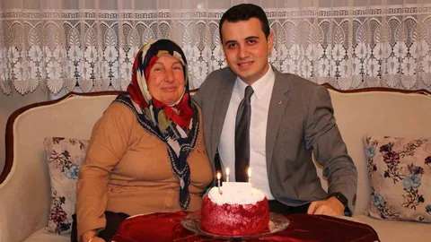 Düzce'de Şehit Annesine Doğum Günü Kutlaması