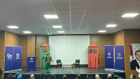 Milli Teknoloji Hamlesi Erzurum'da Tiyatroda Buluştu