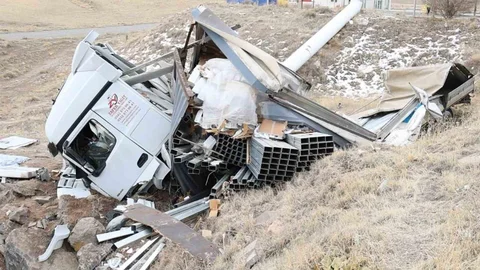 Aksaray'da Tır Kazası: 1 Yaralı