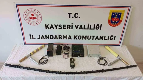 Kayseri'de Define Avına Çıkan 5 Kişi Yakalandı