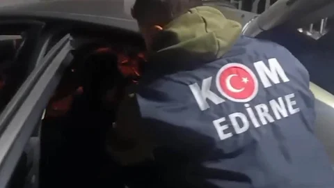 Edirne'de Milyonluk Kaçak Ürünler Ele Geçirildi