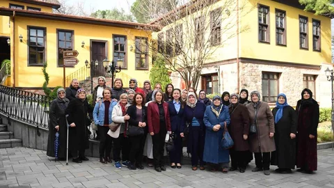 İnegöl'de Tiyatro Festivali Başladı