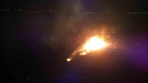 Eber Gölü'nde Sazlık Yangını Çıktı