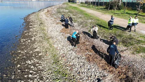 Mavi Takım Kocaeli'de Atık Topladı