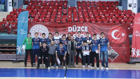 Genç Erkekler Futsal Turnuvası Düzce'de Tamamlandı