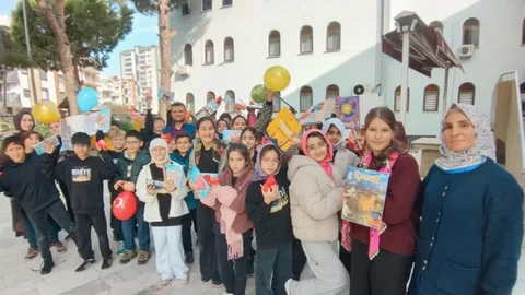 Öğrenciler Camilerin Tarihini Öğreniyor