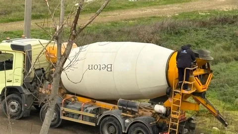 Tekirdağ'da Beton Mikseri Atık Döktü
