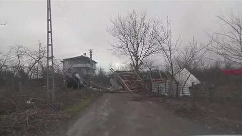 Sakarya'da Şiddetli Rüzgar Etkili Oldu