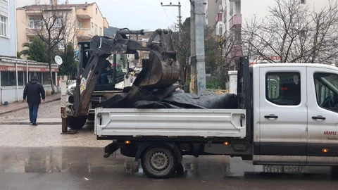 Körfez'de Şiddetli Fırtına Hasara Yol Açtı