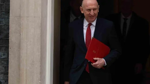 İngiltere Savunma Bakanı Healey, ABD'nin Bella 1 müdahalesine destek verdiklerini açıkladı.