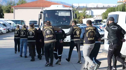 Antalya'da Film Gibi Gasp Olayı