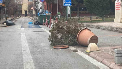 Eskişehir'de Fırtına ve Yağmur Etkili Oldu