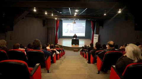 Sakarya'da Ziya Osman Saba'nın Şiirleri İncelendi