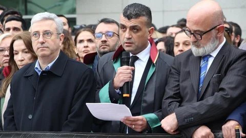 Mersin Barosu’ndan Yalova’daki Avukat Cinayetine Tepki: " Avukat Susmaz, Savunma Geri Adım Atmaz"