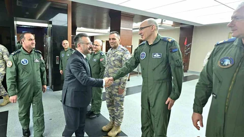 Eskişehir'de Vali Aksoy'dan Veda Ziyareti