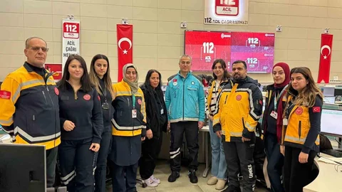 Diyarbakır'da Sağlık Çalışanları Kar Yağışında Görevde